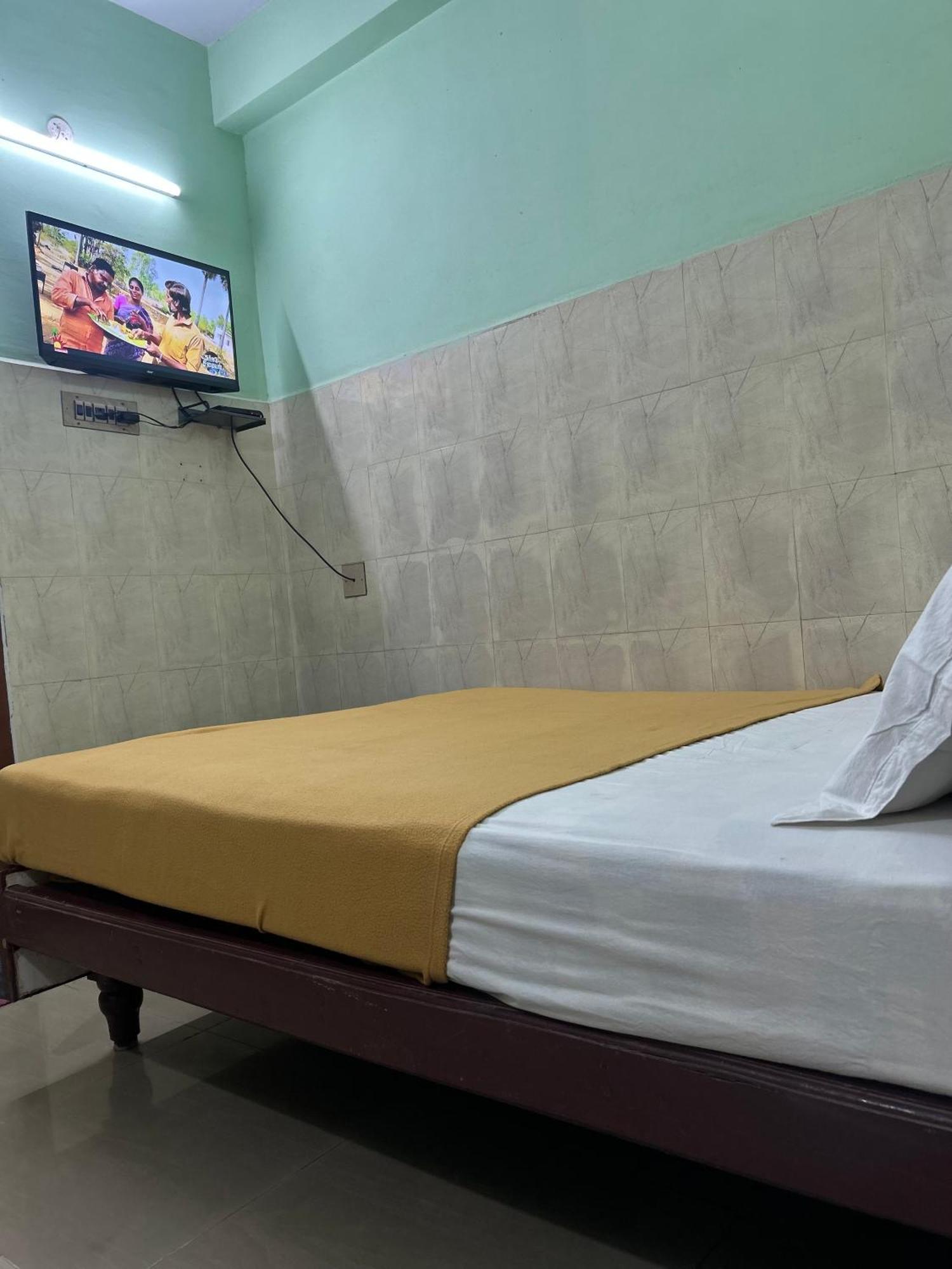 Hotel Chola Lodge Arantangi Ngoại thất bức ảnh